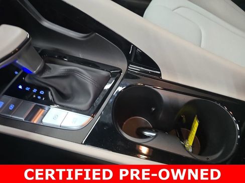 Certified 2025 Hyundai Elantra Limited image 25