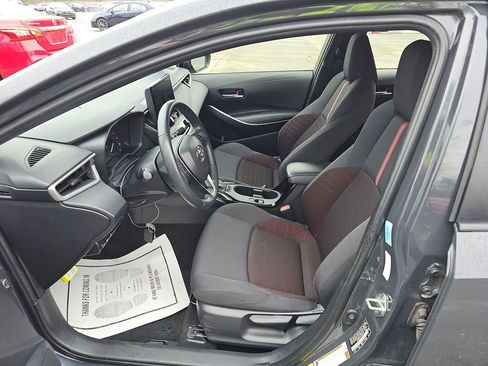 Used 2024 Toyota Corolla SE w/ SE Package image 3