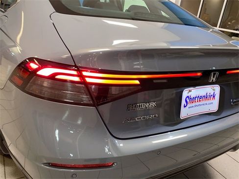 Used 2024 Honda Accord Touring image 28