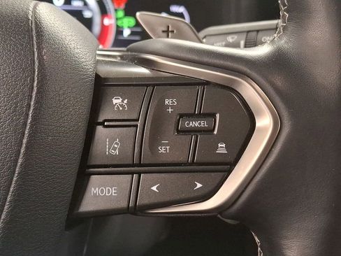 Used 2024 Lexus LX 600 4WD w/ Luxury Package image 18