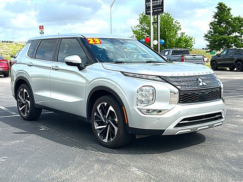 Used 2023 Mitsubishi Outlander SE FWD image 10