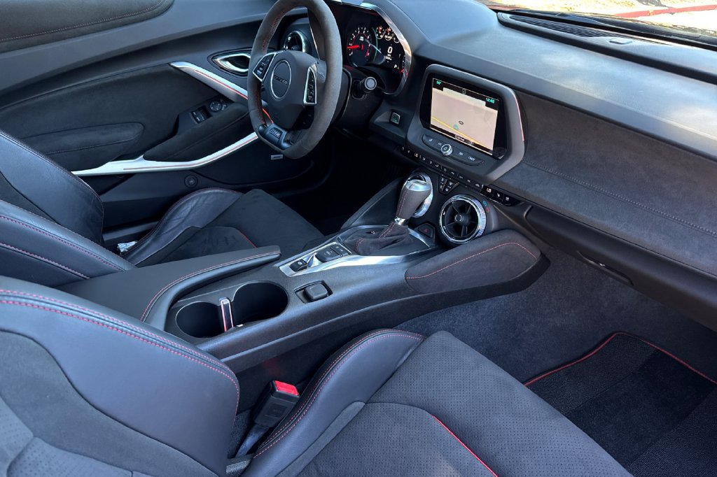 Used 2018 Chevrolet Camaro ZL1 RWD image 16