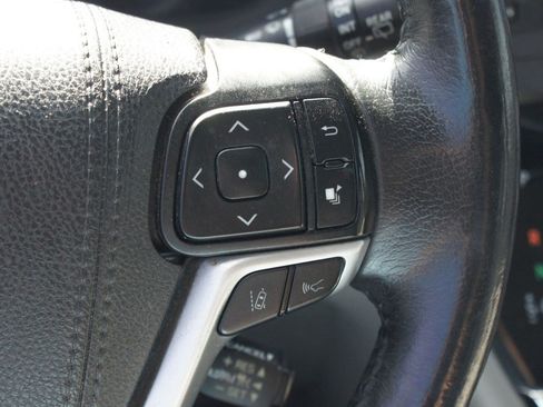 Used 2019 Toyota Sienna XLE FWD image 11