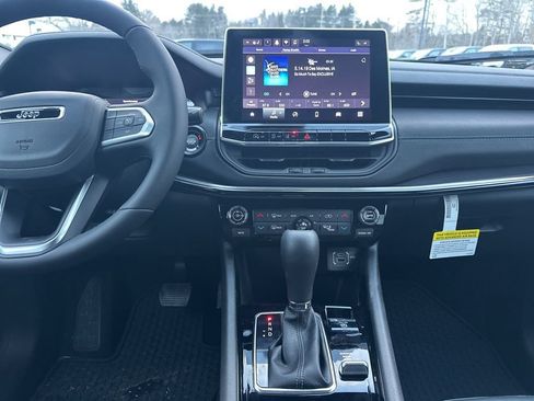 New 2026 Jeep Compass Latitude AWD/4WD image 18