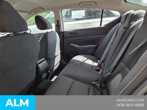 Used 2025 Nissan Altima 2.5 SV FWD image 6