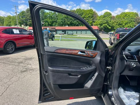 Used 2019 Mercedes-Benz GLS 450 4MATIC image 14