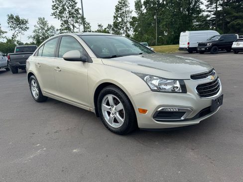 Used 2015 Chevrolet Cruze LT FWD image 7