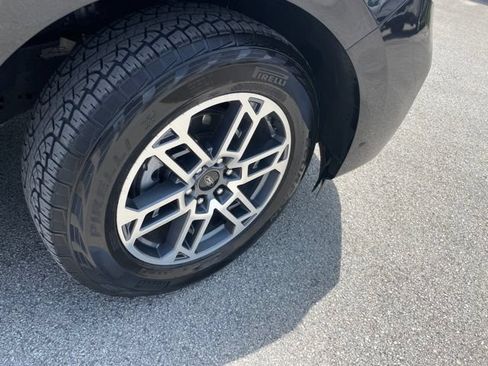Used 2025 Ford Expedition Active AWD/4WD image 19