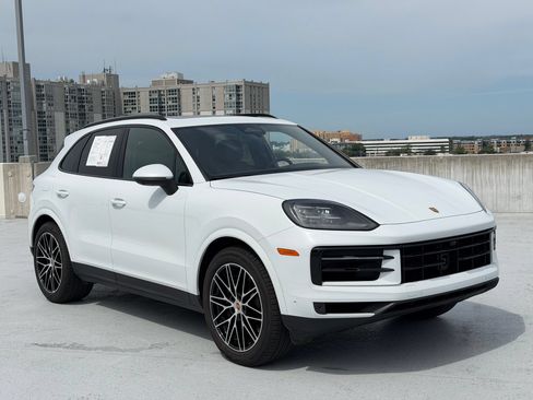 Certified 2026 Porsche Cayenne AWD/4WD image 7