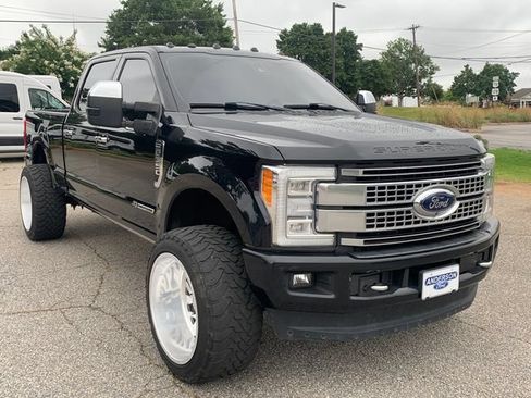 Used 2018 Ford F350 Platinum w/ Platinum Ultimate Package AWD/4WD image 3