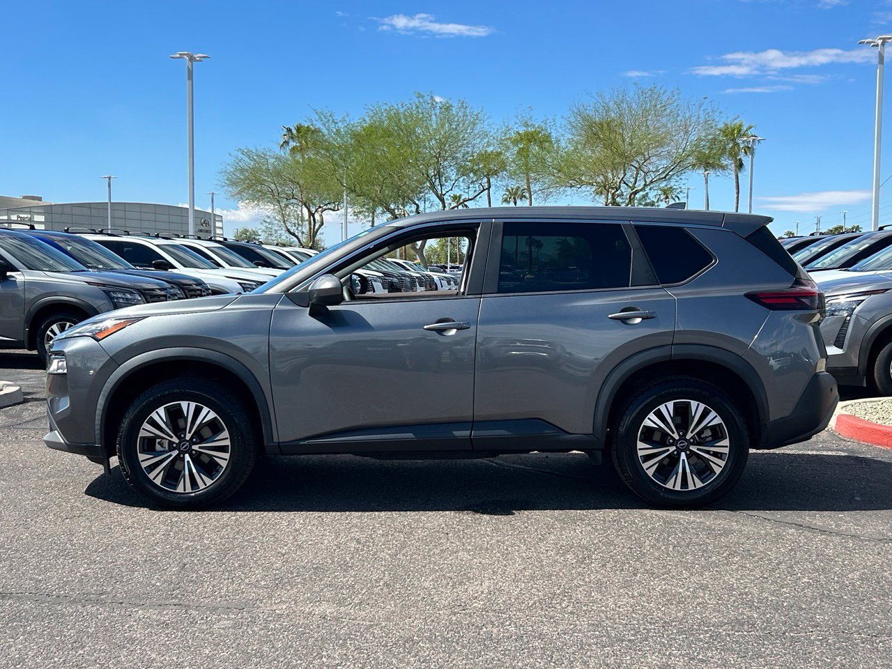 Certified 2023 Nissan Rogue SV FWD image 3