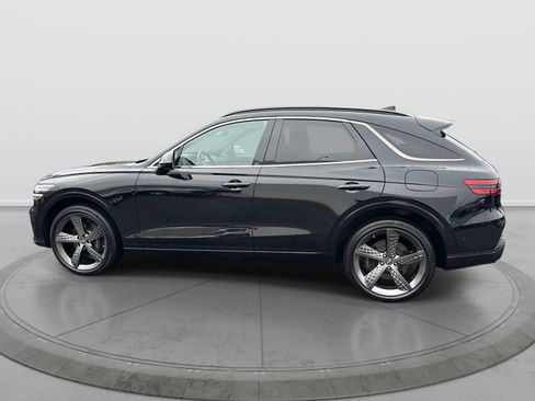Used 2023 Genesis GV70 2.5T w/ Sport Prestige Package image 2
