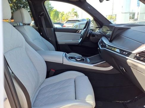 Used 2024 BMW X7 xDrive40i AWD/4WD image 29
