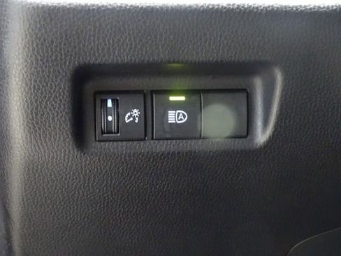 Used 2021 Toyota RAV4 XLE image 16