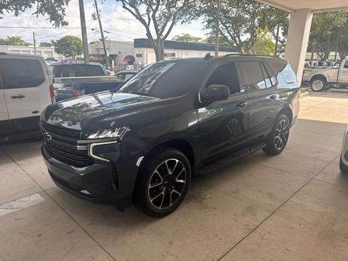 Used 2021 Chevrolet Tahoe RST w/ Luxury Package RWD image 2