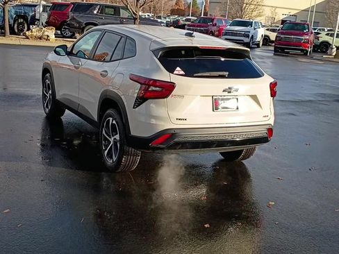 New 2026 Chevrolet Trax RS w/ Driver Confidence Package image 2