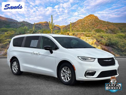Used 2024 Chrysler Pacifica Touring-L FWD image 1