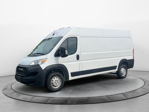 Used 2023 RAM ProMaster 2500 FWD image 2