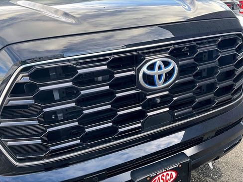 Used 2023 Toyota Sequoia Platinum AWD/4WD image 34