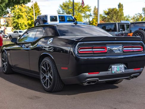 Used 2016 Dodge Challenger R/T Scat Pack w/ Leather Interior Group RWD image 10