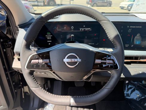 Used 2024 Nissan Ariya AWD image 14