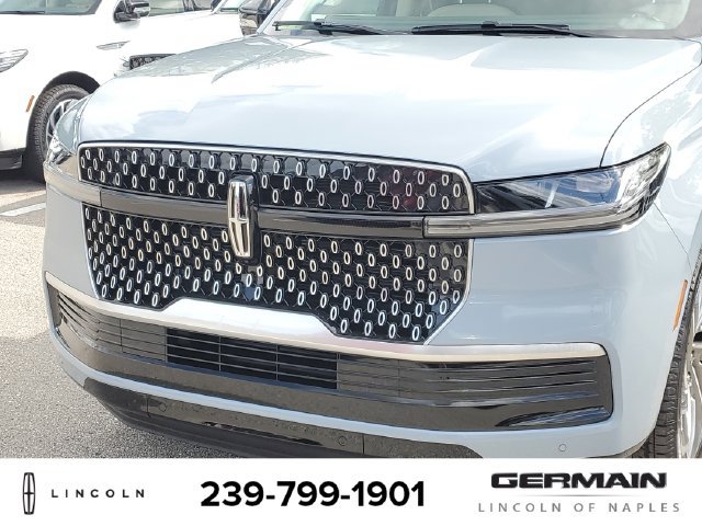 New 2027 Lincoln Navigator Premiere RWD image 13