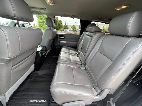 Used 2022 Toyota Sequoia Limited AWD/4WD image 25