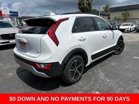 Used 2025 Kia Niro LX FWD image 3