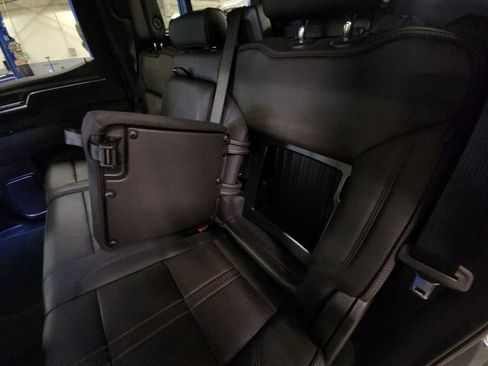 Certified 2025 Chevrolet Silverado 1500 High Country AWD/4WD image 39