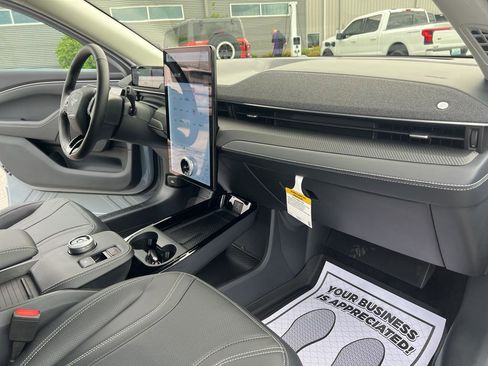 New 2024 Ford Mustang Mach-E Premium image 12