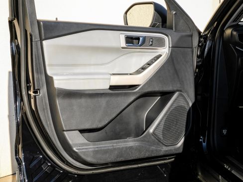 Used 2021 Ford Explorer XLT w/ Equipment Group 202A image 38