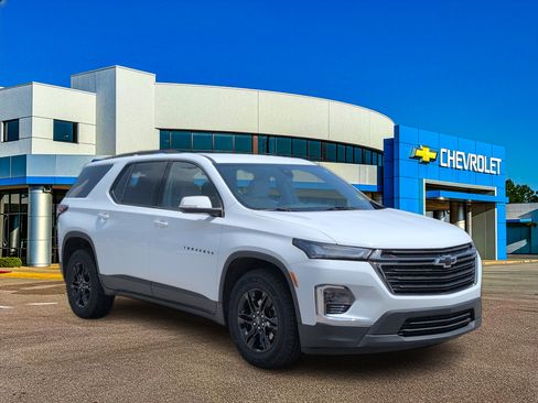 Used 2023 Chevrolet Traverse LS w/ Midnight/Sport Edition FWD image 9