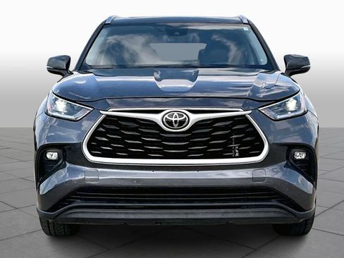 Used 2021 Toyota Highlander XLE image 4
