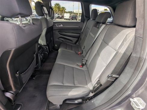 Used 2018 Jeep Grand Cherokee Laredo image 14
