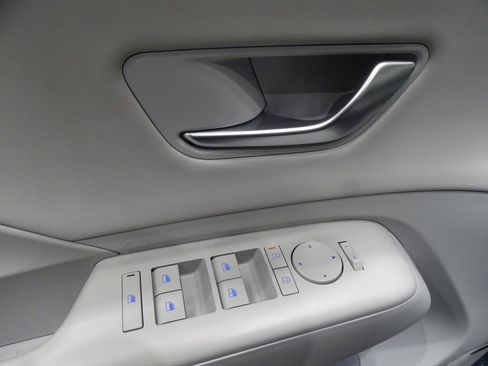 Used 2024 Hyundai Kona Limited image 19