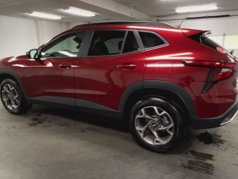 Certified 2025 Chevrolet Trax LT image 6