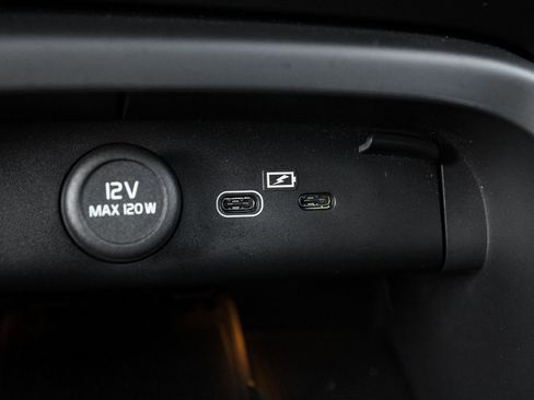 Used 2023 Volvo XC40 B5 Plus w/ Driver Assist Package image 19