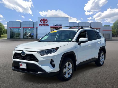 Certified 2021 Toyota RAV4 XLE w/ Convenience Package AWD/4WD image 1