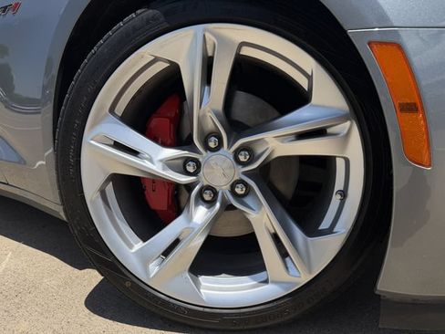 Used 2023 Chevrolet Camaro LT RWD image 9