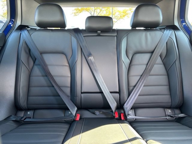 Used 2024 Volkswagen Golf R AWD/4WD image 24