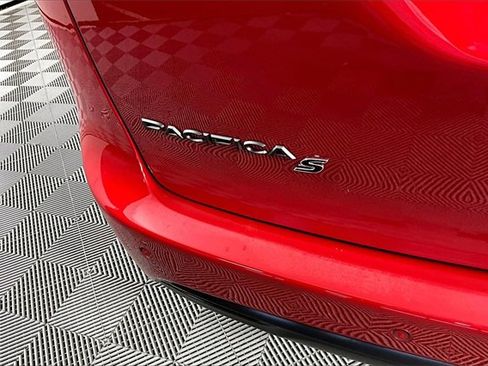 New 2026 Chrysler Pacifica Select w/ S Appearance Package image 10