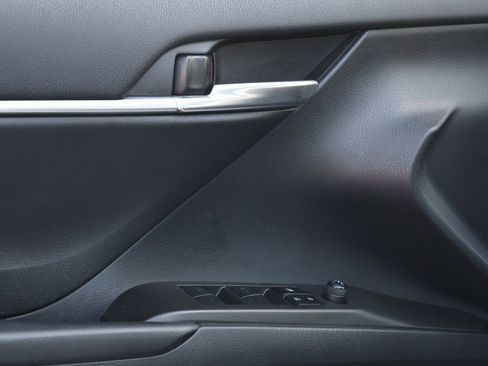 Used 2023 Toyota Camry SE image 24