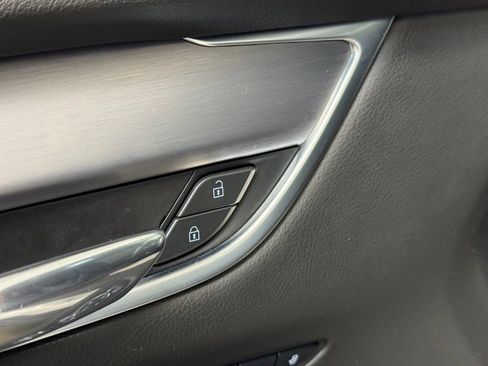 Used 2024 Cadillac XT6 Luxury w/ LPO, Floor Liner Package FWD image 9