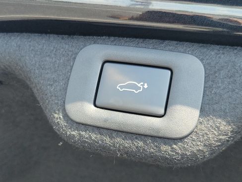 Used 2020 Lexus ES 350 Ultra Luxury w/ Accessory Package 2 FWD image 9