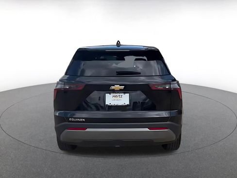Used 2025 Chevrolet Equinox LT FWD image 12