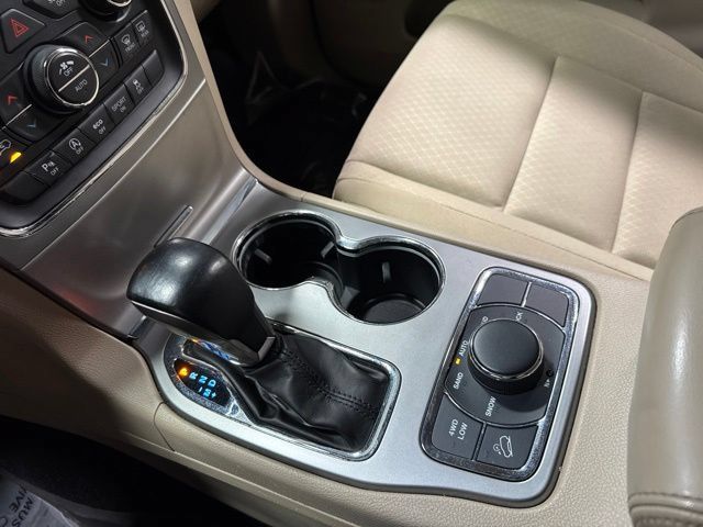 Used 2020 Jeep Grand Cherokee Laredo AWD/4WD image 20