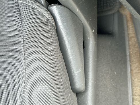 Used 2013 Nissan Frontier S image 22