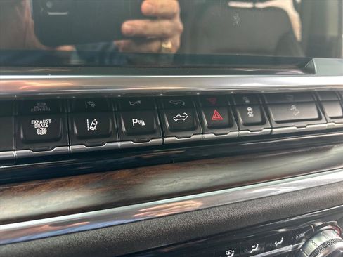 Used 2024 GMC Sierra 2500 SLT w/ SLT Premium Package image 33