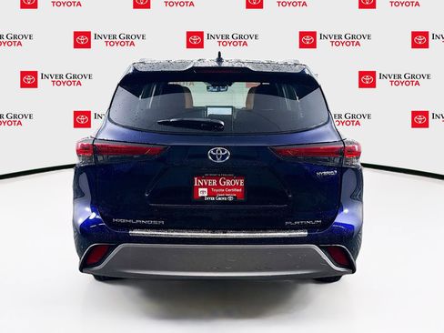 Used 2023 Toyota Highlander Platinum AWD/4WD image 6