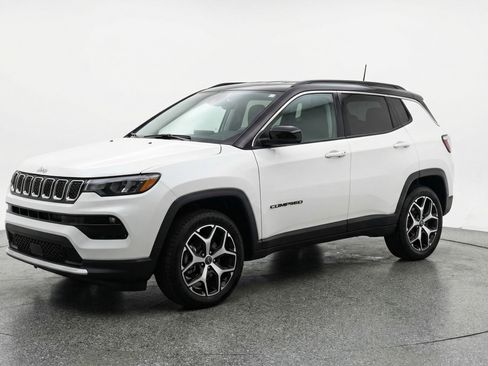 Used 2025 Jeep Compass Limited AWD/4WD image 3